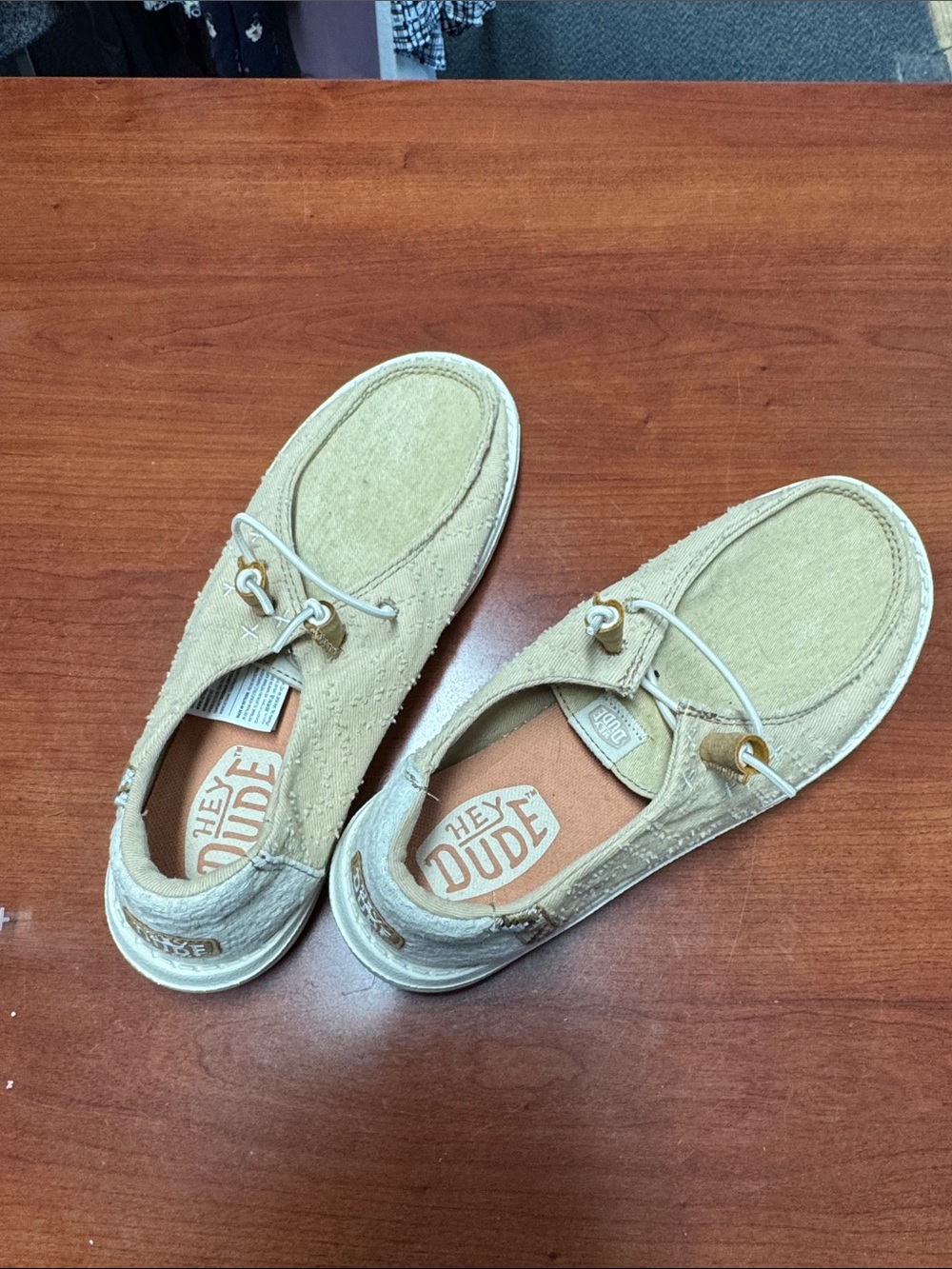 Hey dude shoes size 7 // 091208